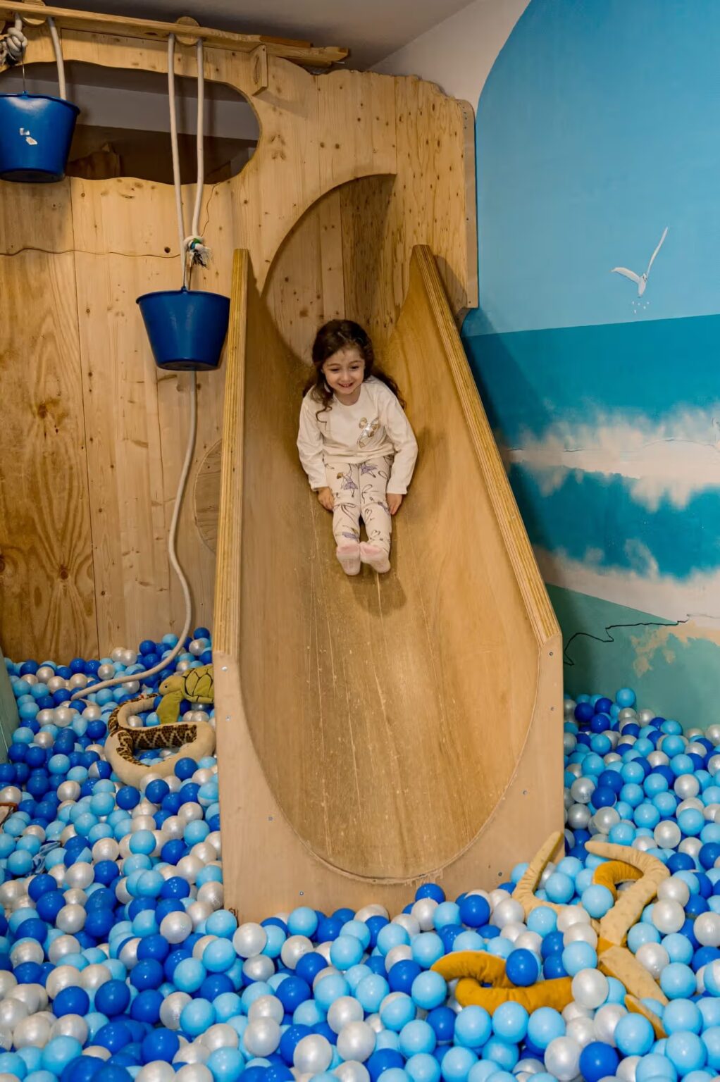 Espacio de juego para familias con niños pequeños en Barcelona, Gràcia, Sant Gervasi...